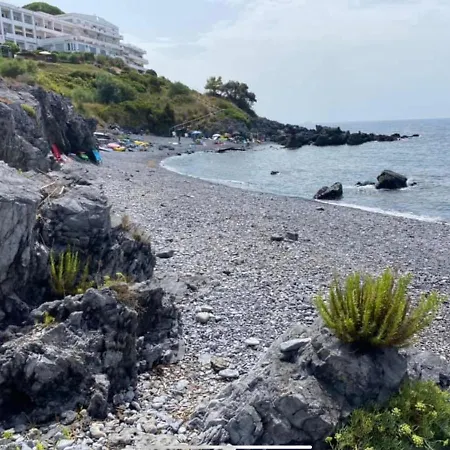 Casa Anna Al Mare - Baia Carpino Διαμέρισμα *