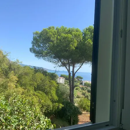 Casa Anna Al Mare - Baia Carpino Apartment *